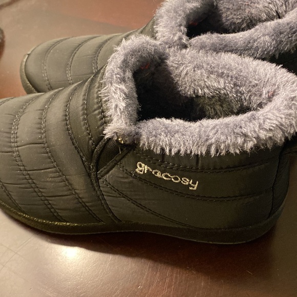 Warm Short Boots for Winter - Picture 2 of 5